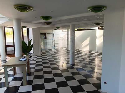 Local commercial - 3 996 m² - 1 pièce