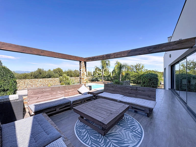 Villa - 211 m² - 4 pièces