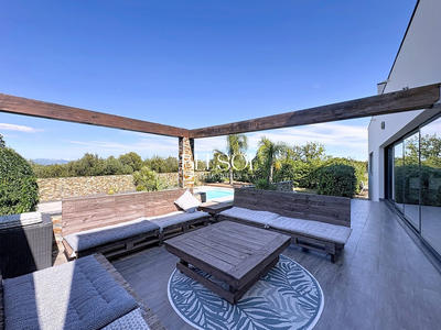 Villa - 211 m² - 4 pièces