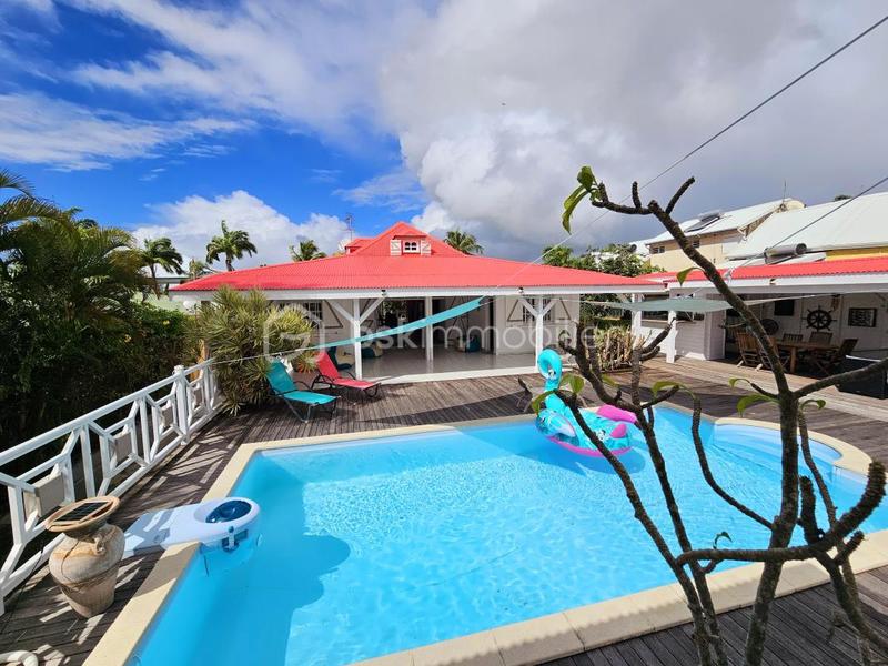 Propriété - 211 m² - 7 pièces