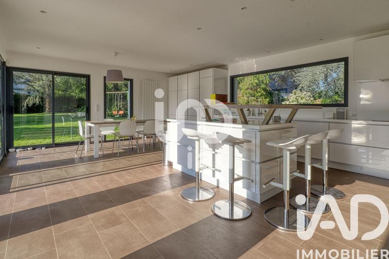 Maison - 232 m² - 7 pièces