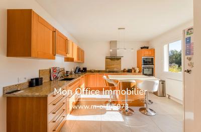 Maison - 200 m² - 5 pièces