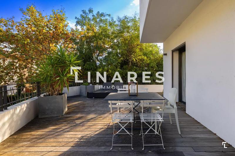 Maison - 360 m² - 9 pièces