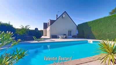 Maison - 260 m² - 10 pièces