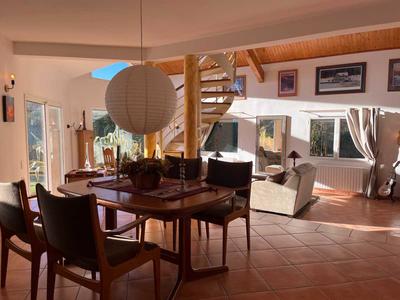 Maison - 370 m² - 7 pièces