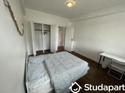 Chambre - 70 m² - 1 pièce