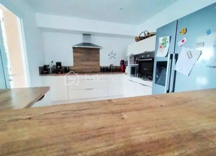 Maison - 137 m² - 6 pièces