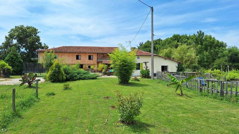 Maison - 265 m² - 9 pièces