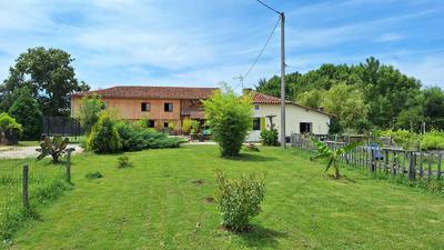 Maison - 265 m² - 9 pièces