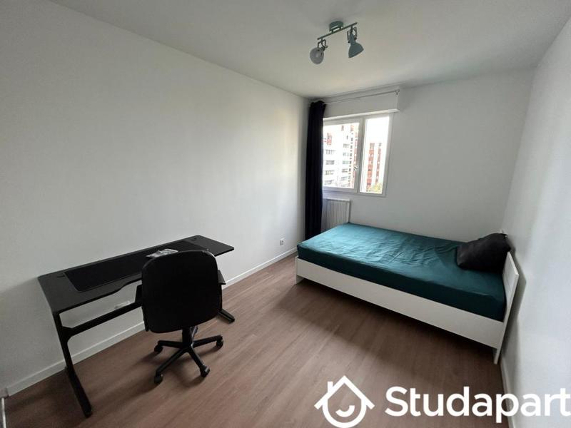 Chambre - 11 m² - 1 pièce