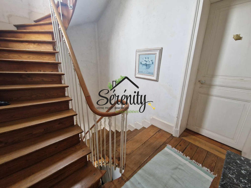 Maison - 180 m² - 8 pièces