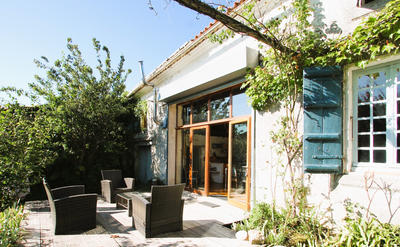 Propriété - 254 m² - 12 pièces