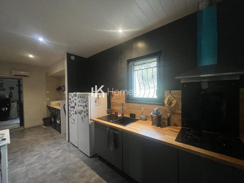 Maison - 280 m² - 9 pièces