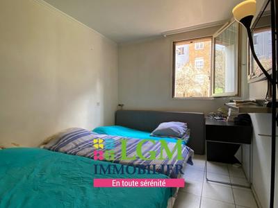 Appartement - 93 m² - 5 pièces