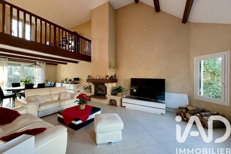 Maison - 180 m² - 8 pièces