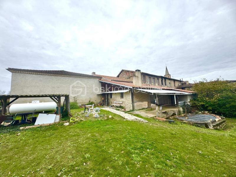 Maison ancienne - 202 m² - 9 pièces