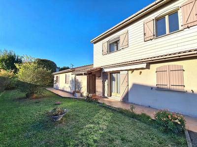 Maison - 185 m² - 8 pièces