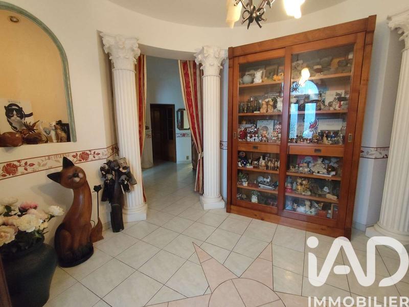 Maison - 202 m² - 5 pièces