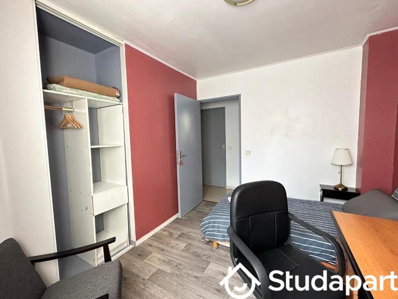 Chambre - 14 m² - 1 pièce