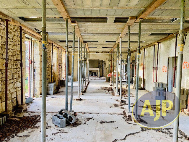 Maison - 350 m² - 7 pièces