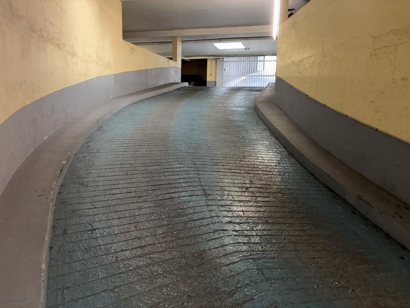 Parking / Garage - 12 m²