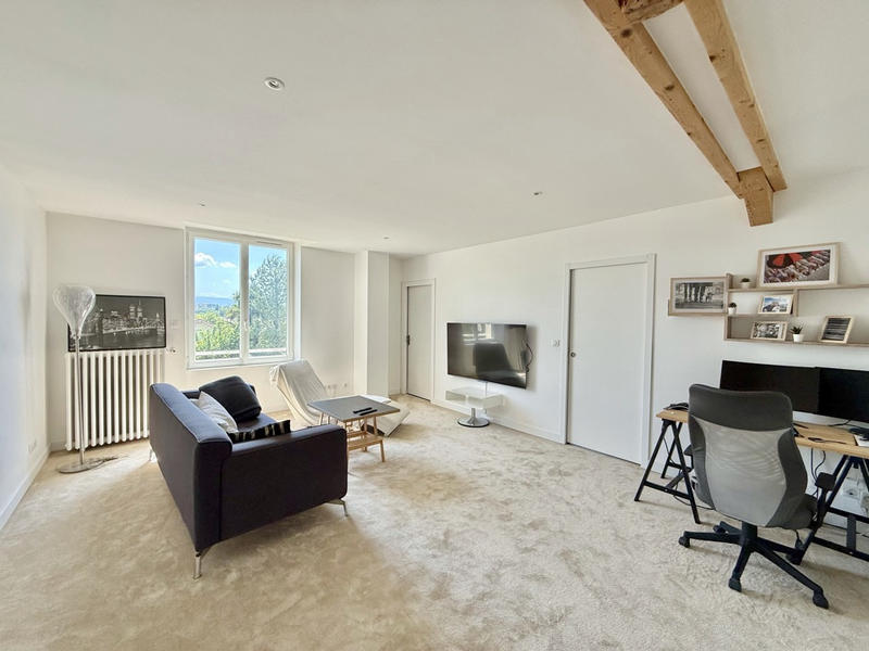 Maison - 245 m² - 8 pièces