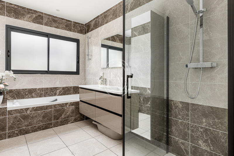 Villa - 169 m² - 5 pièces