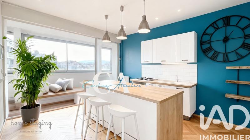 Appartement - 90 m² - 4 pièces