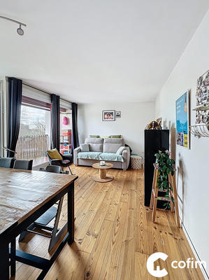 Appartement - 87 m² - 5 pièces