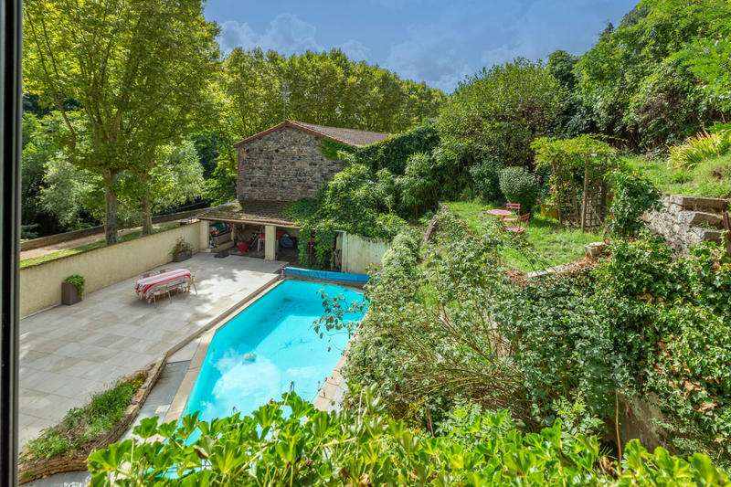 Maison - 245 m² - 7 pièces