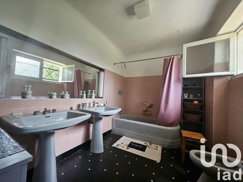 Maison - 207 m² - 6 pièces