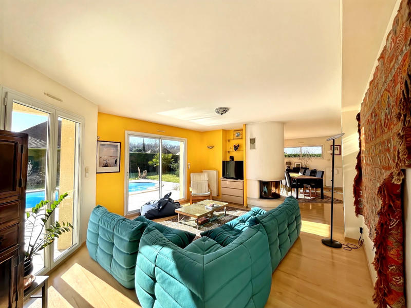 Maison - 197 m² - 8 pièces