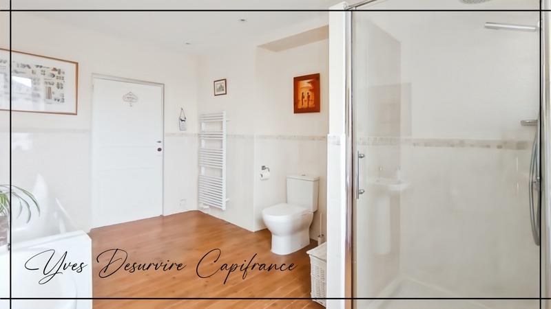 Maison - 181 m² - 6 pièces