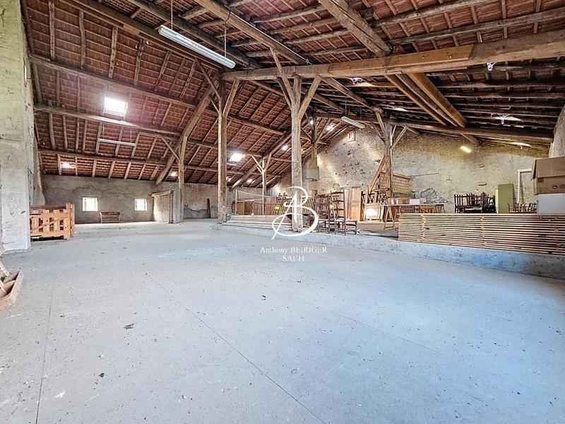 Maison - 331 m² - 12 pièces