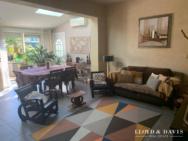 Maison - 220 m² - 9 pièces