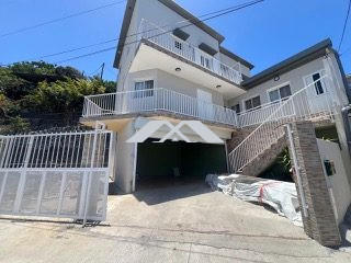 Maison traditionnelle - 105 m² - 7 pièces