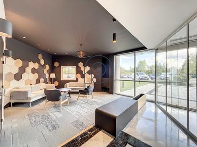 Bureau - 2 463 m²