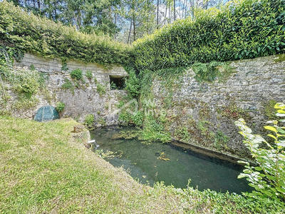 Maison - 274 m² - 9 pièces