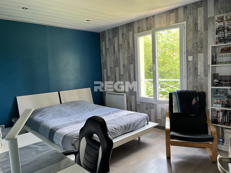 Maison - 215 m² - 8 pièces