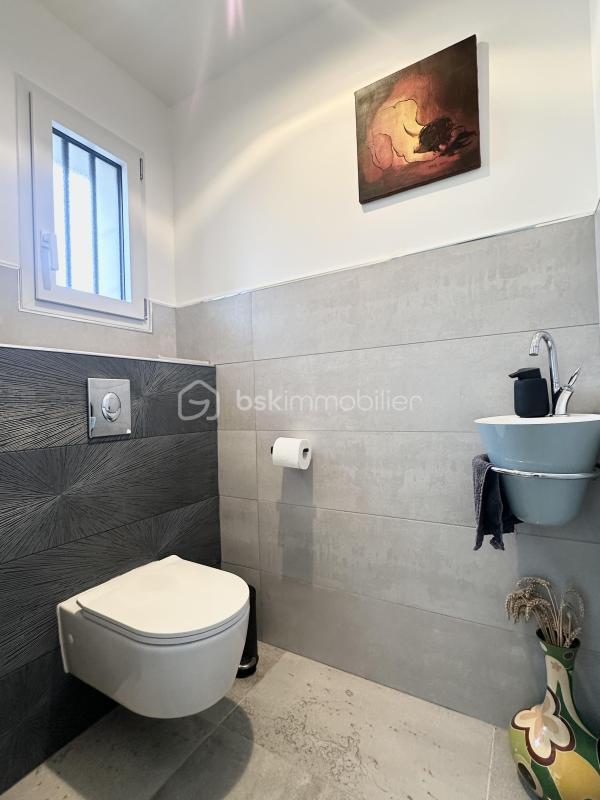 Pavillon - 200 m² - 7 pièces