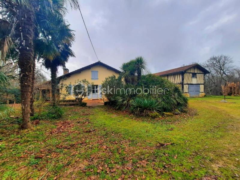 Demeure - 335 m² - 12 pièces