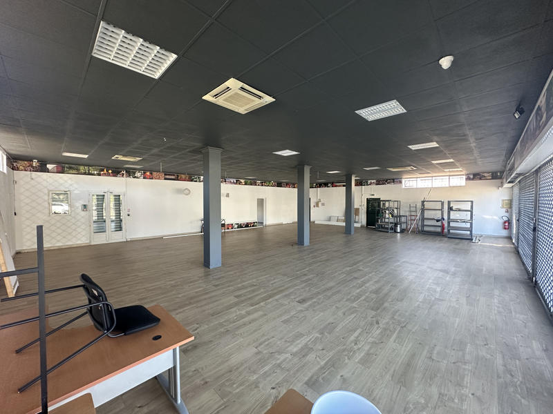 Local commercial - 235 m²