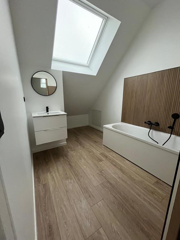 Maison traditionnelle - 151 m² - 6 pièces