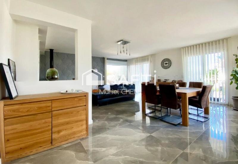 Villa - 260 m² - 8 pièces