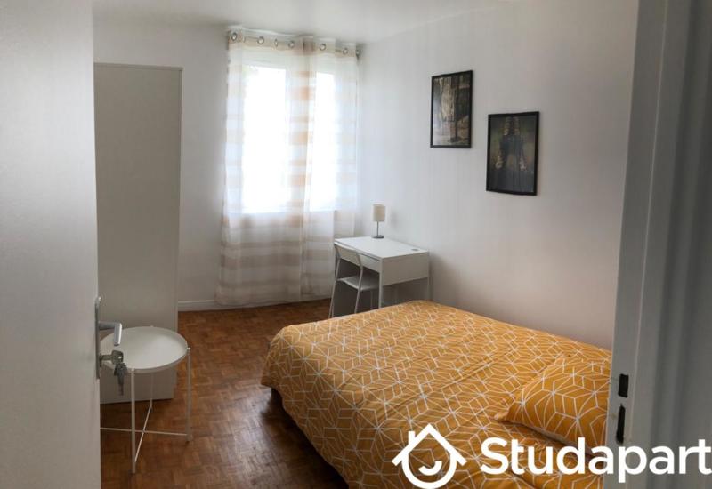 Chambre - 11 m² - 1 pièce