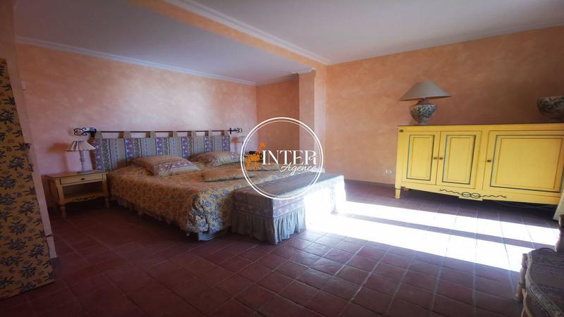 Villa - 775 m² - 12 pièces