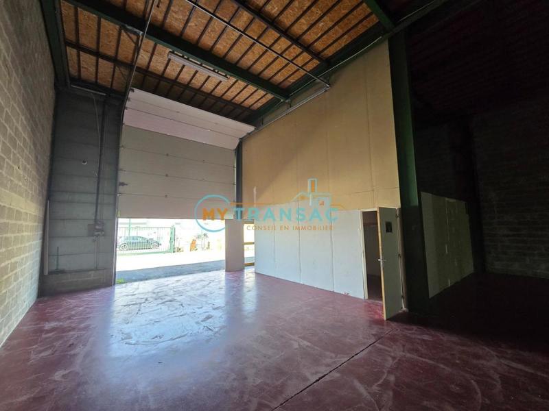 Local d'activité / Entrepôt - 240 m²