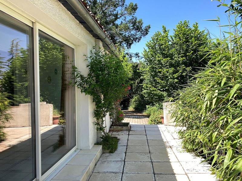 Maison - 185 m² - 9 pièces