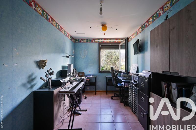 Maison - 180 m² - 8 pièces