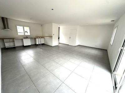 Maison - 92 m² - 4 pièces